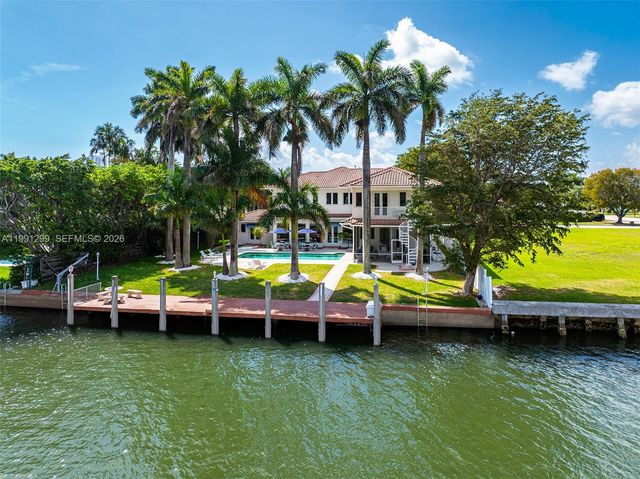1047 S Southlake Dr, Hollywood, FL 33019