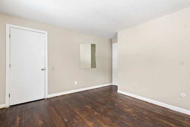 8 Rayes Drive, Hudson, NH 03051