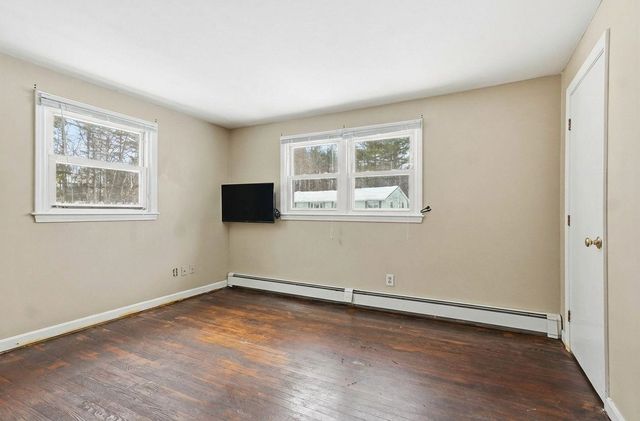 8 Rayes Drive, Hudson, NH 03051