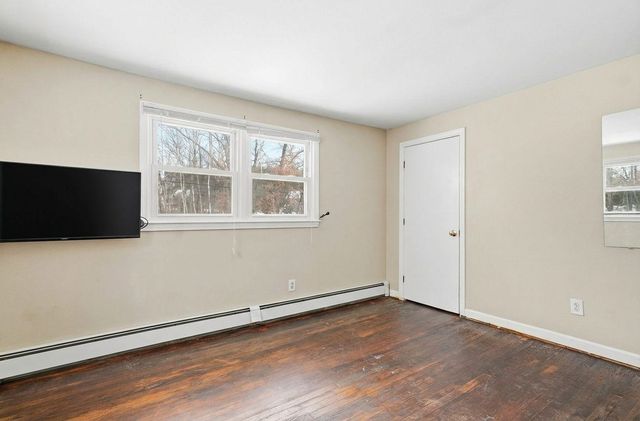 8 Rayes Drive, Hudson, NH 03051