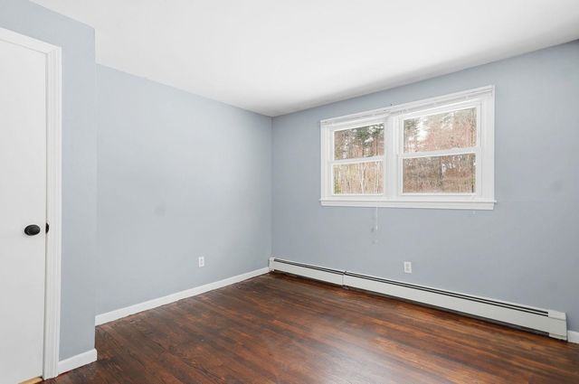 8 Rayes Drive, Hudson, NH 03051