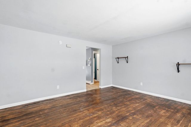 8 Rayes Drive, Hudson, NH 03051