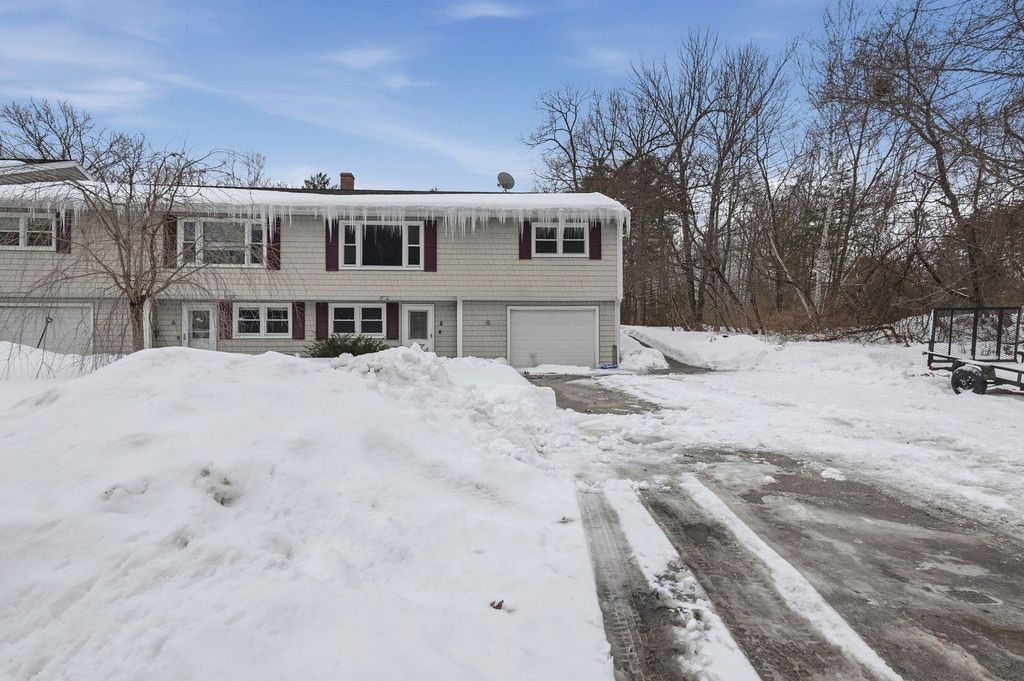 8 Rayes Drive, Hudson, NH 03051