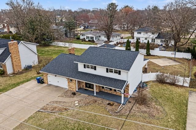 2039 E 46th Street, Davenport, IA 52807