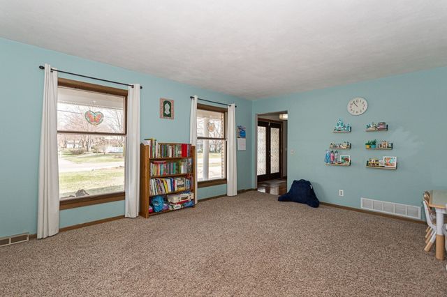 2039 E 46th Street, Davenport, IA 52807