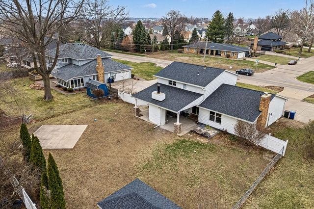 2039 E 46th Street, Davenport, IA 52807