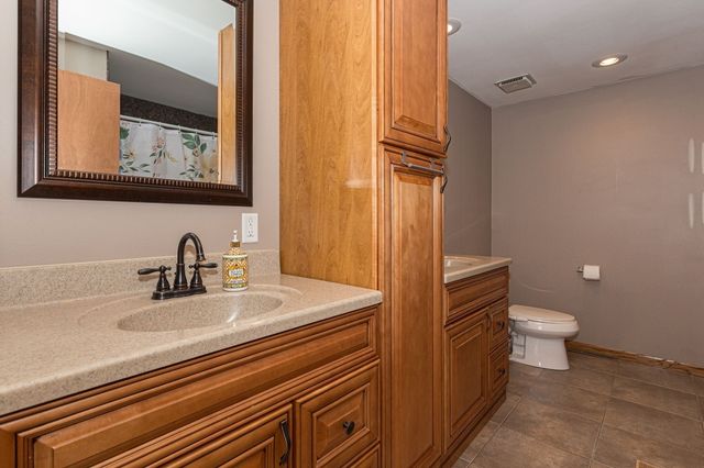 2039 E 46th Street, Davenport, IA 52807