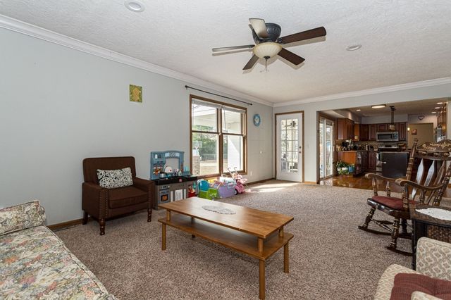2039 E 46th Street, Davenport, IA 52807