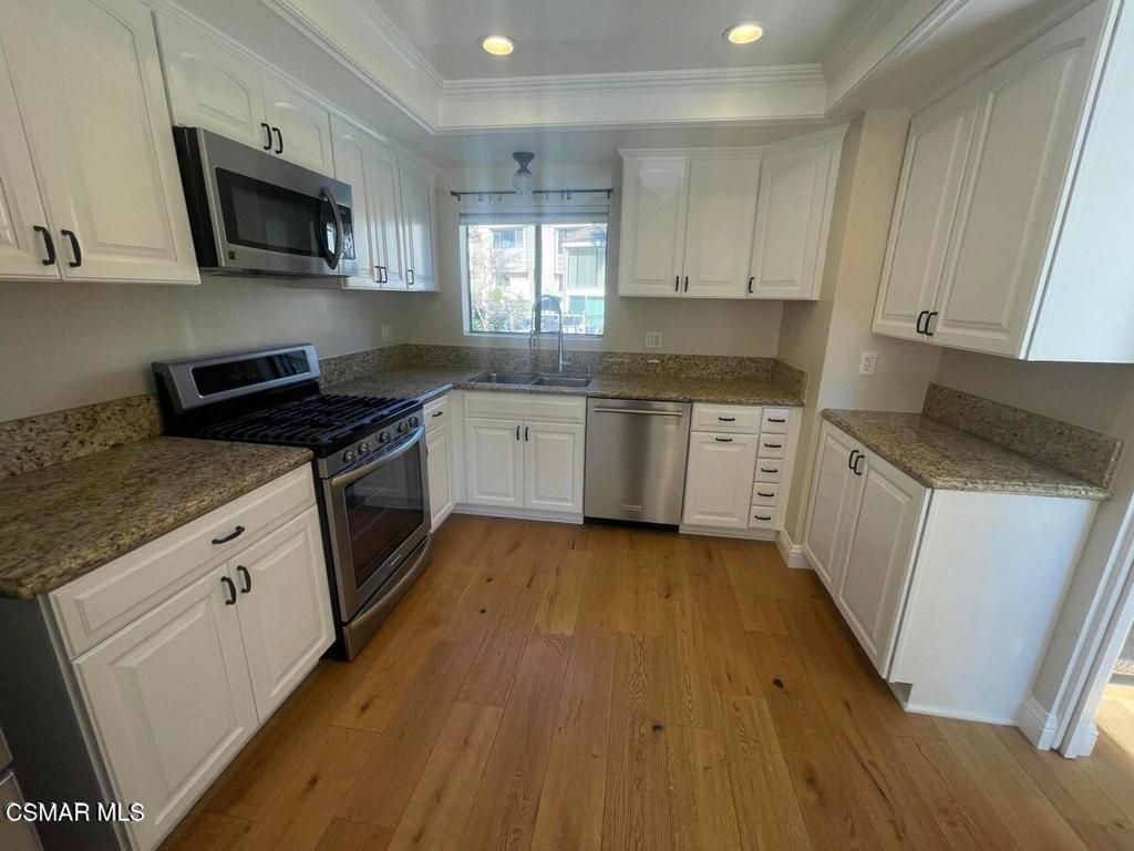 1174 Westlake Boulevard E, Westlake Village, CA 91361