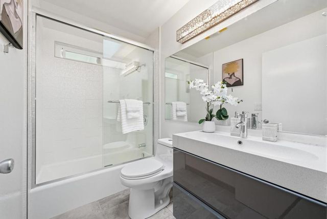 38 Devonshire Avenue 6, Mountain View, CA 94043