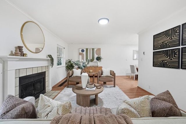 38 Devonshire Avenue 6, Mountain View, CA 94043