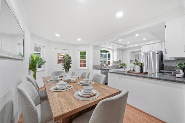 38 Devonshire Avenue 6, Mountain View, CA 94043