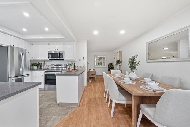 38 Devonshire Avenue 6, Mountain View, CA 94043