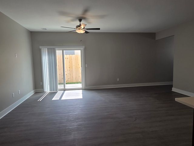 2449 S Wheatland Ct, Wichita, KS 67235
