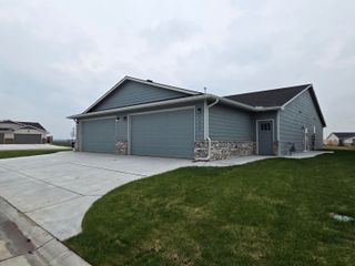 2451 S Wheatland Ct, Wichita, KS 67235