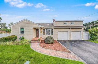 28 Greenvale Lane, Syosset, NY 11791