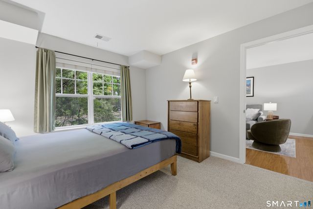 26 Schoolhouse Drive 101, West Hartford, CT 06110