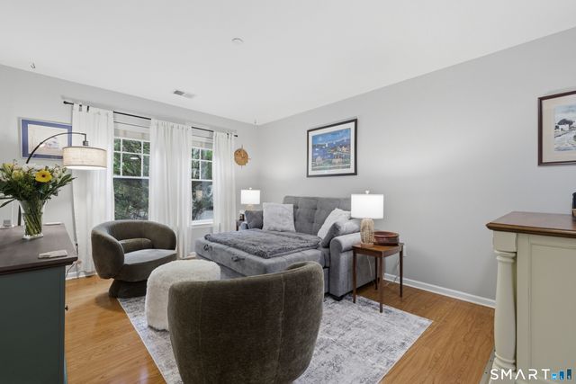 26 Schoolhouse Drive 101, West Hartford, CT 06110