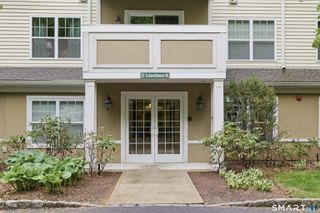 26 Schoolhouse Drive 101, West Hartford, CT 06110