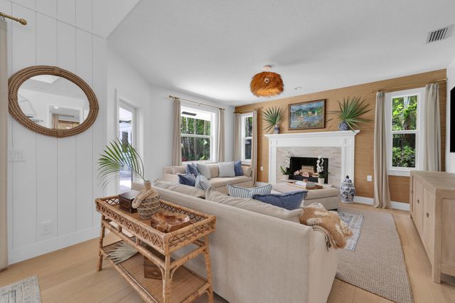 14138 Leeward Way, Palm Beach Gardens, FL 33410