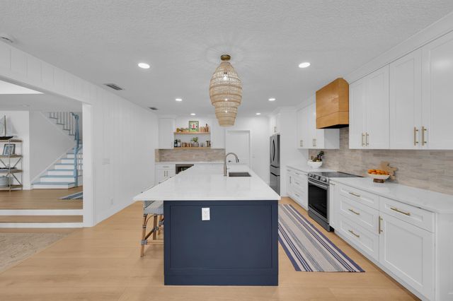 14138 Leeward Way, Palm Beach Gardens, FL 33410