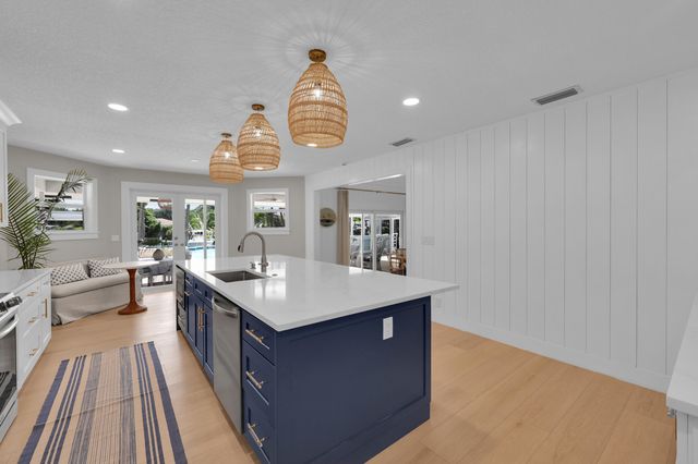 14138 Leeward Way, Palm Beach Gardens, FL 33410