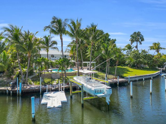 14138 Leeward Way, Palm Beach Gardens, FL 33410