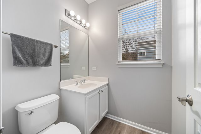 982 TUSCANY Drive, Streamwood, IL 60107