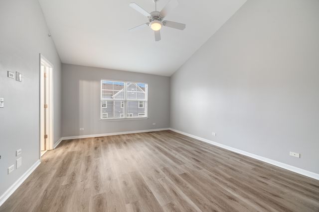 982 TUSCANY Drive, Streamwood, IL 60107