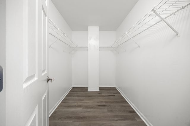 982 TUSCANY Drive, Streamwood, IL 60107