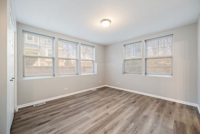 982 TUSCANY Drive, Streamwood, IL 60107