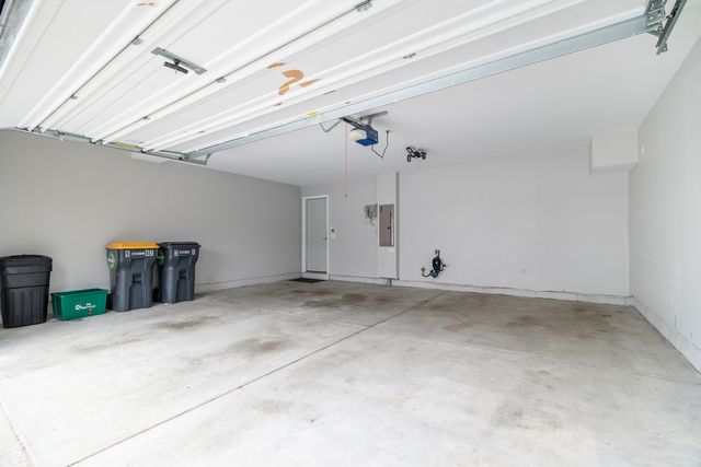 982 TUSCANY Drive, Streamwood, IL 60107