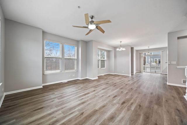 982 TUSCANY Drive, Streamwood, IL 60107