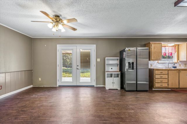 669 S Oak Street, Van, TX 75790