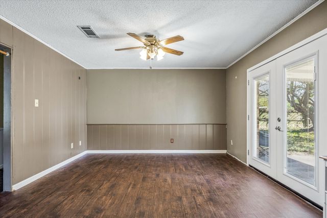 669 S Oak Street, Van, TX 75790