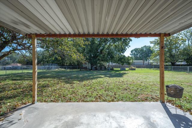 669 S Oak Street, Van, TX 75790
