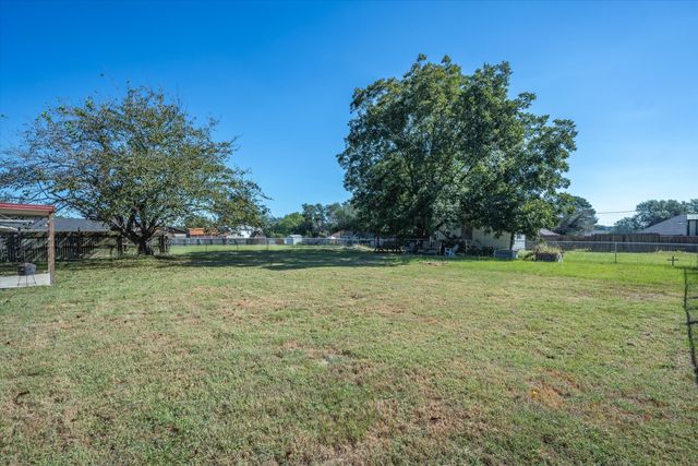 669 S Oak Street, Van, TX 75790