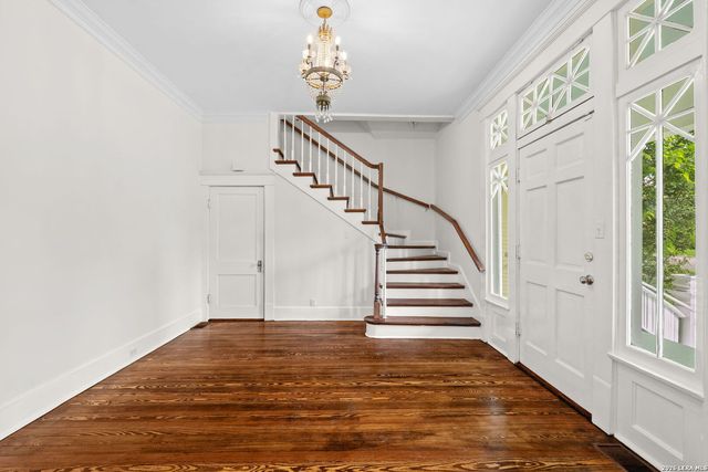 124 E Summit, San Antonio, TX 78212