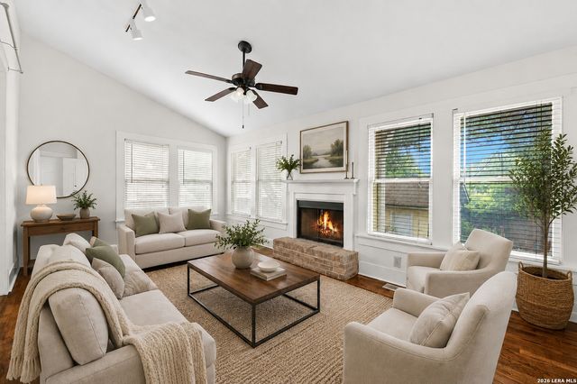 124 E Summit, San Antonio, TX 78212