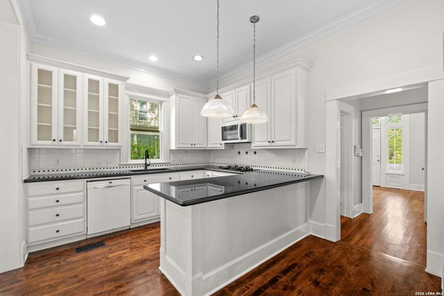 124 E Summit, San Antonio, TX 78212