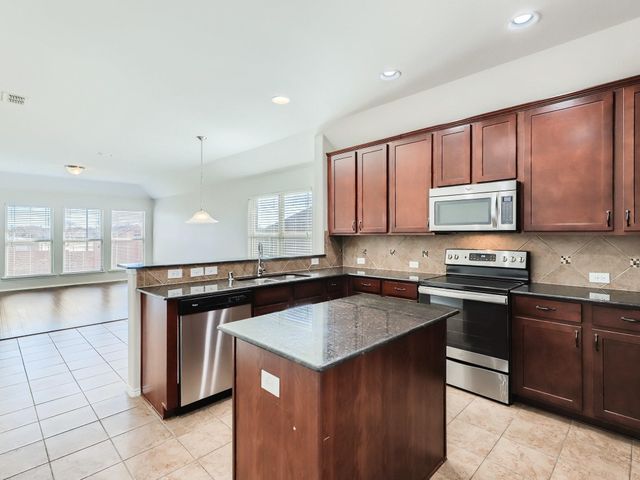 1270 Lasso Drive, Little Elm, TX 75068