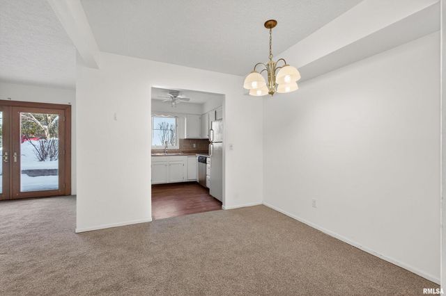 2418 E 51ST Street A, Davenport, IA 52807