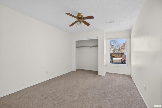 2418 E 51ST Street A, Davenport, IA 52807