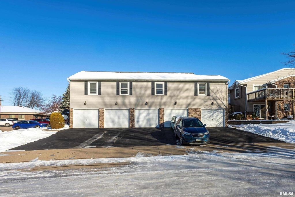 2418 E 51ST Street A, Davenport, IA 52807