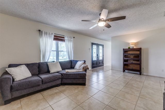 1145 Vz County Road 3417, Wills Point, TX 75169