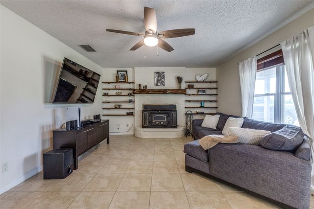 1145 Vz County Road 3417, Wills Point, TX 75169