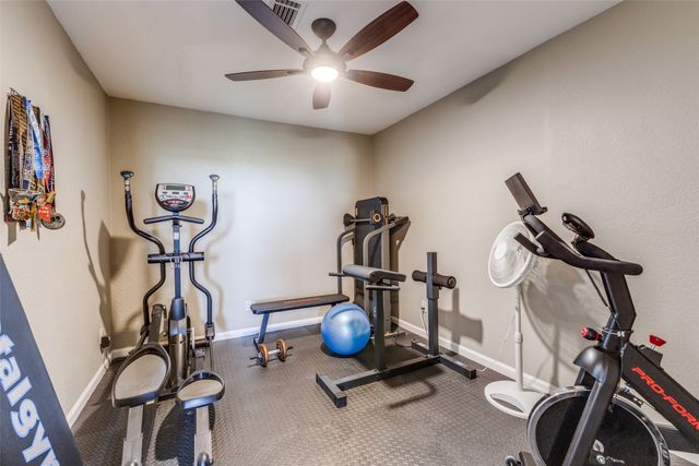 1145 Vz County Road 3417, Wills Point, TX 75169