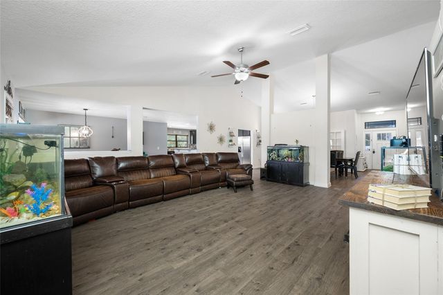 14311 HILL COUNTRY LANE, Dade City, FL 33525