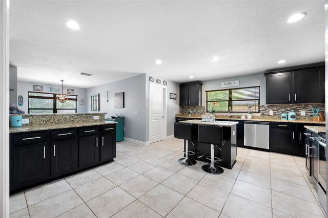 14311 HILL COUNTRY LANE, Dade City, FL 33525