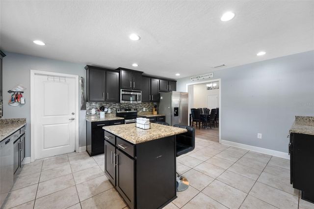 14311 HILL COUNTRY LANE, Dade City, FL 33525